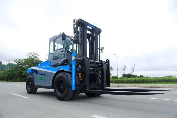 13.5 Ton Diesel Heavy Forklift Truck With Engine Famous Brand