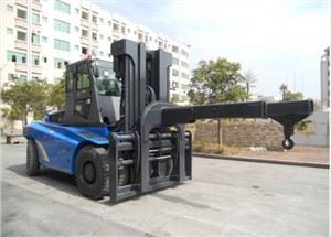 Truk Forklif Berat Diesel 12 Ton Pasang Telescopic Boom Crane