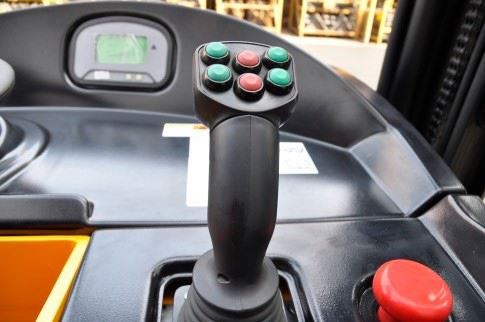 1.8 Ton Electric Rider Stacker (3)